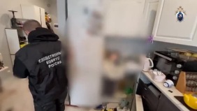 СК показал кадры из квартиры в Мытищах, где актер и его жена зарезали друг друга
