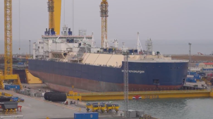 Судоверфь "Звезда" готовит к выходу в море второго гиганта газовоза