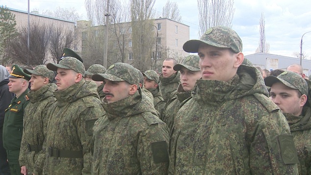 Весенний призыв: свыше 100 новобранцев из Волгоградской области отправились в армию