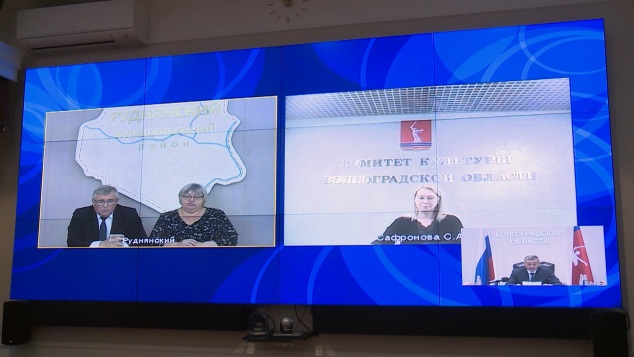 Волгоградский губернатор рассмотрел проблемы граждан на личном приеме
