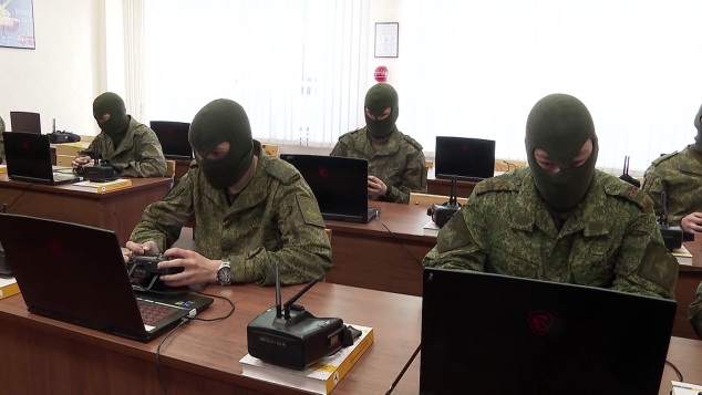 Необучаемых нет: в Хабаровском крае готовят универсальных операторов беспилотников