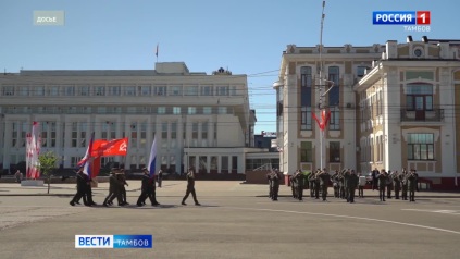 На площади Ленина репетируют торжественное прохождение войск Тамбовского гарнизона