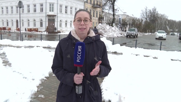 В Вологодской области устраняют последствия снегопада: без света десятки тысяч жителей
