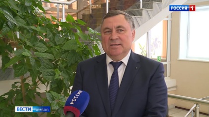Евгений Первышов наградил героев труда
