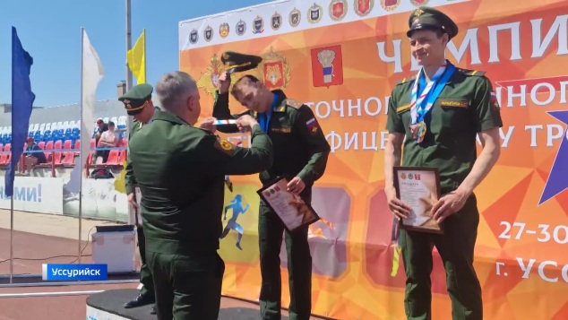 В Приморье военнослужащие ВВО состязались в стрельбе из пистолета, плавании и беге