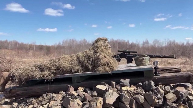 Хабаровские снайперы сдали экзамен после трех месяцев подготовки у участников спецоперации