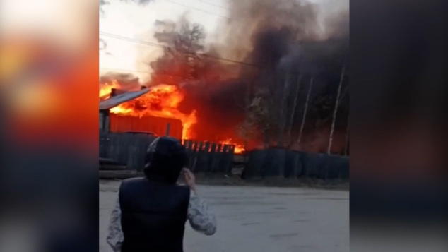 В селе Томской области сгорели 16 домов, СК начал проверку