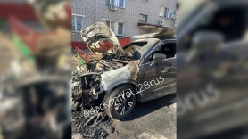 Поджог ночью в Благовещенске: иномарка полыхала на Политехнической