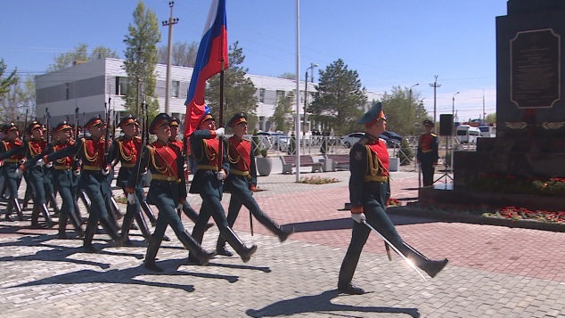 Памятный знак "Рубеж Сталинградской доблести" открыли в рабочем поселке Светлый Яр