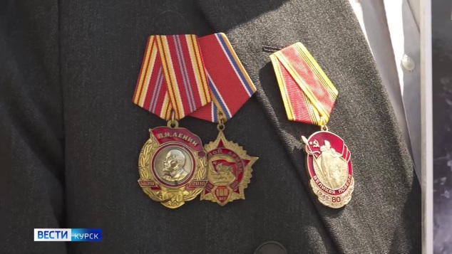 Куряне высадили цветы в дань памяти Великой Победы