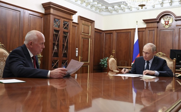 Владимир Путин встретился с главой Ростеха, Украинские дроны в латвийском небе, смягчение морской блокады