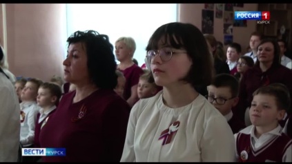 С помощью курских поисковиков родные фронтовика получили медаль своего героя