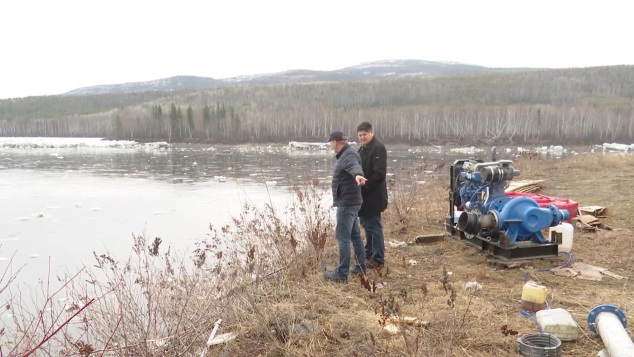 В Бодайбо восстановили водоснабжение после ледового паводка, повредившего водозаборную станцию