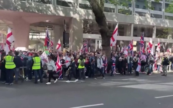 Лондон: задержания на акции протеста против политики Стармера