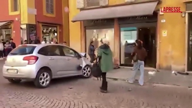 Наезд и поножовщина в Модене