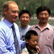 Паша вырос, стал инженером