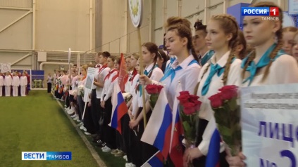 Парад детских организаций прошел на футбольном манеже