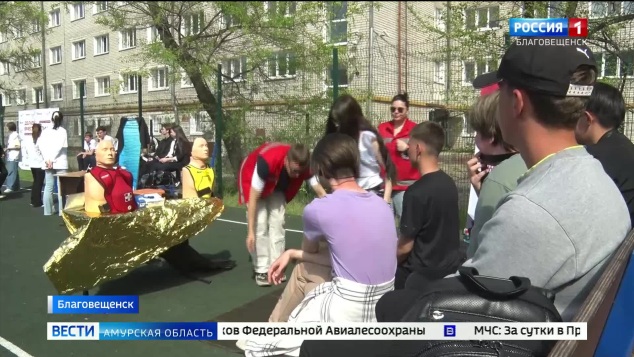 БПЛА и чемодан криминалиста: дети в Благовещенске познакомились с работой правоохранителей