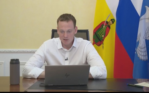 Павел Малков провел прямой эфир