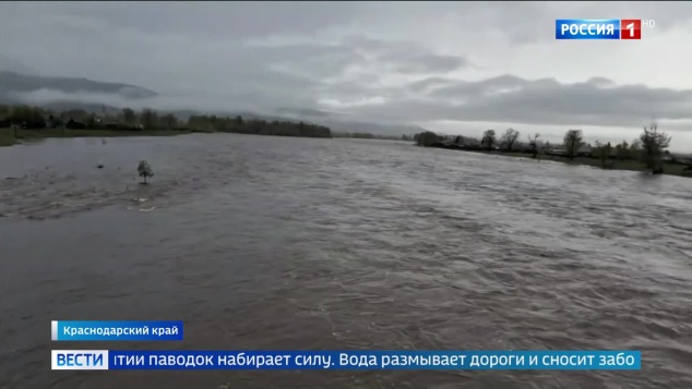 Резкая смена погоды в России: дожди в Москве и Петербурге, разрушения в Геленджике и весна на Камчатке