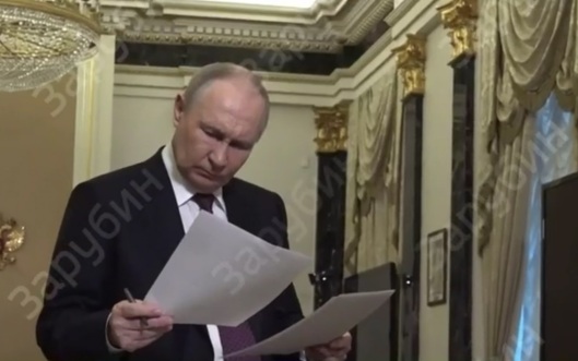 Зарубин показал, как Путин работал над речью по трагедии в Старобельске