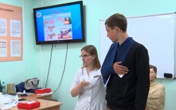 Профориентация в действии: школьники Приамурья пробуют себя в медицине