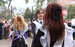 Посадить березу и подготовить флешмоб: как 11-классники готовятся к последнему звонку
