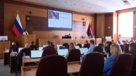 36 законопроектов рассмотрели депутаты Законодательного собрания области на очередном заседании