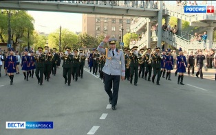 «Уже не представляем без этого жизнь!»: музыкальный «слон» прошагал по «красной линии» Хабаровска