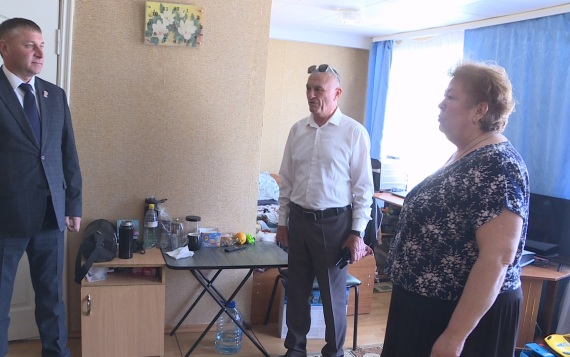 Александр Шуваев встретился с жителями из приграничья в ПВР