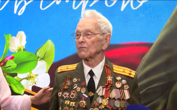 В Волгограде ярко отметили 100-летие ветерана Великой Отечественной войны Александра Медкова