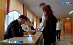 Девятиклассники сдают ОГЭ по русскому языку
