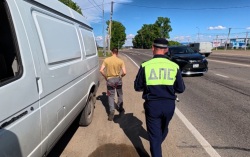 Безопасность на дорогах: в Благовещенске прошел рейд по перевозчикам