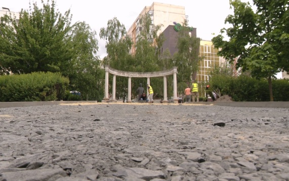 В Белгороде благоустраивают Есенинский сквер