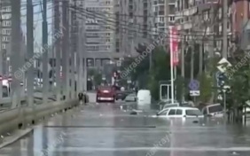 В Краснодаре второй день бушует природа