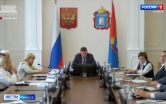Евгений Первышов раскритиковал чиновников за переадресацию жалоб жителей