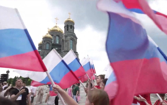 Эфир 15.06.2026 · 21:30