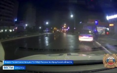 В Усть-Илимске инспектору ДПС пришлось на ходу доставать из машины нетрезвого водителя