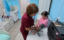 С заботой о каждом: в Приамурье 735 медработников трудятся в социальных учреждениях