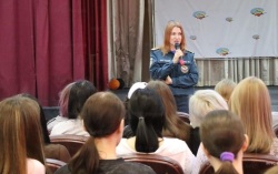 Чрезвычайное ведомство напомнило амурским студентам о правилах безопасного поведения на воде