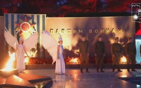 В Сочи зажгли тысячи свечей в День памяти и скорби