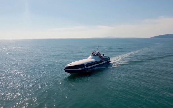 Из Сочи в Адлер по морю: на курорте запустили регулярные рейсы скоростной "Кометы"