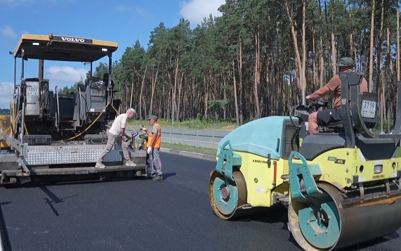 В Белгородском округе идет ремонт трассы на участке от Разумного до Соломино