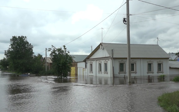 Уровень воды в Бугуруслане начал снижаться после сложной ночи подтоплений
