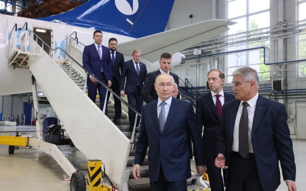 Путин в Жуковском, ИИ помогает Эрмитажу, криптовалюта в России, ПМЮФ открылся в СПб