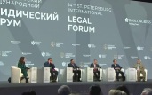 Дмитрий Медведев принял участие в пленарном заседании ПМЮФ в Петербурге