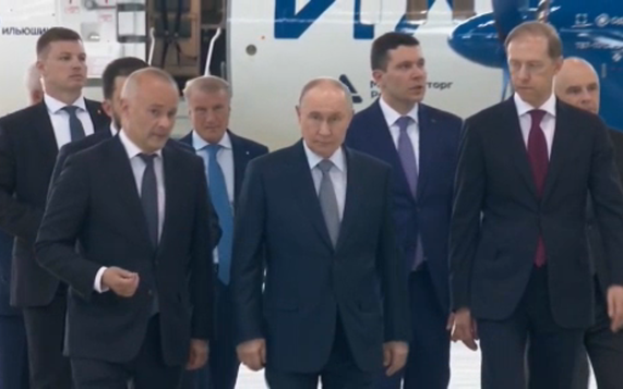 Путин в Жуковском осмотрел новую линейку российских самолетов