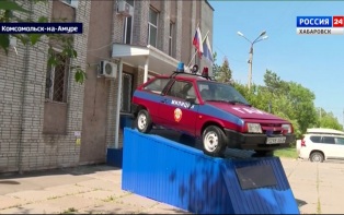 Не просто машина, а история: новый авто-памятник установили рядом со зданием ГАИ в Городе юности