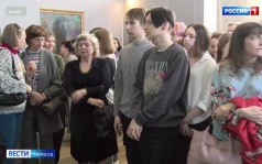 С 1 июля по «Пушкинской карте» можно будет провести родителей в музей со скидкой