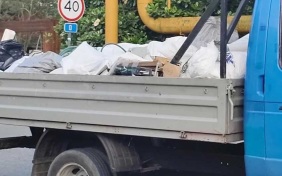 В Хостинском районе Сочи оштрафовали нарушителей за незаконный сброс крупногабаритного мусора